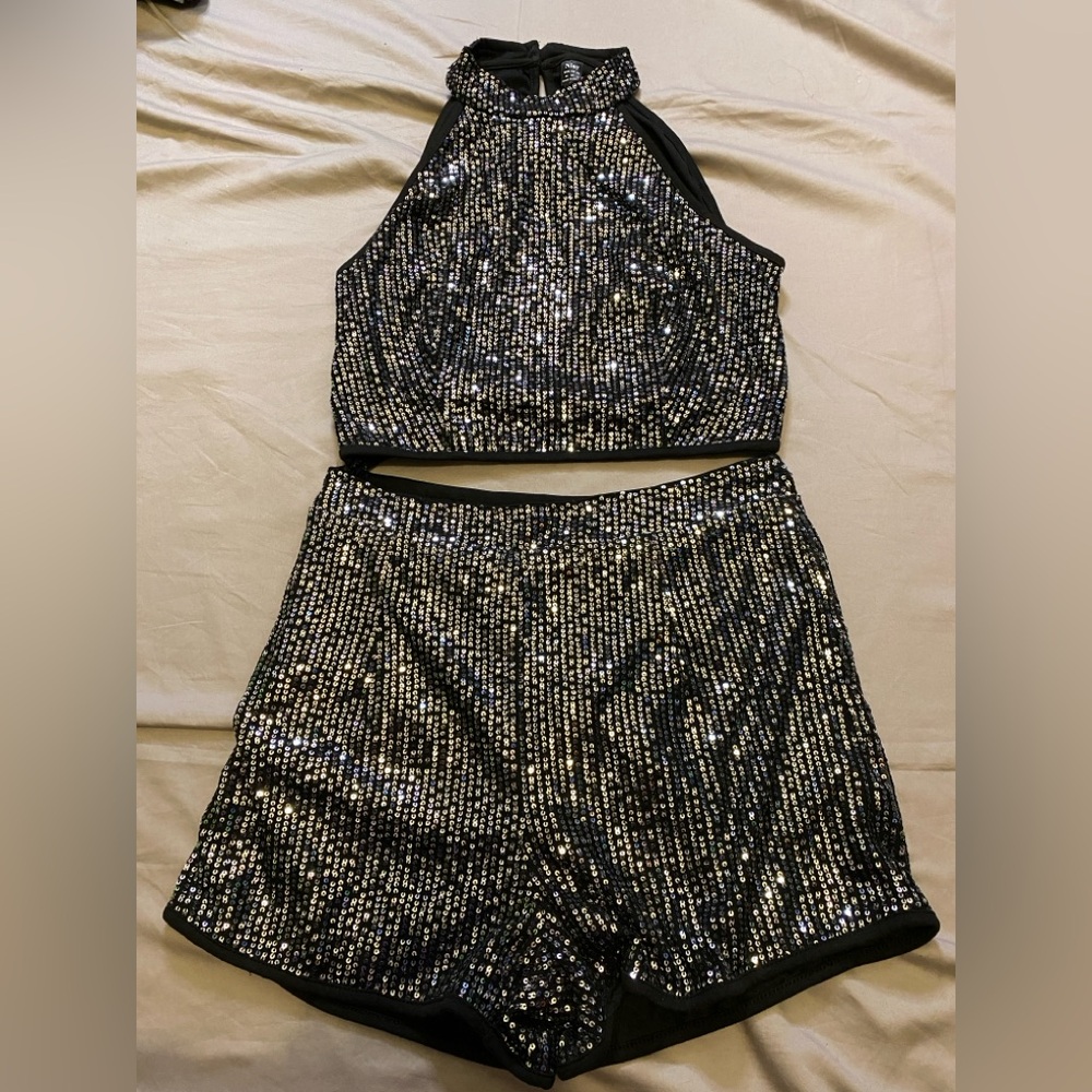 Niay two piece sequins halter top and shorts set Size 6